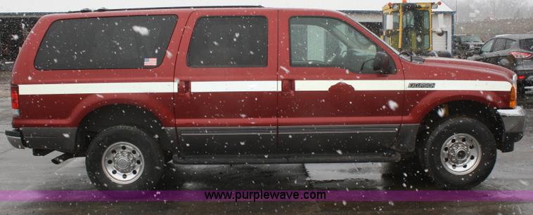 image for item F2562 2001 Ford Excursion XLT SUV