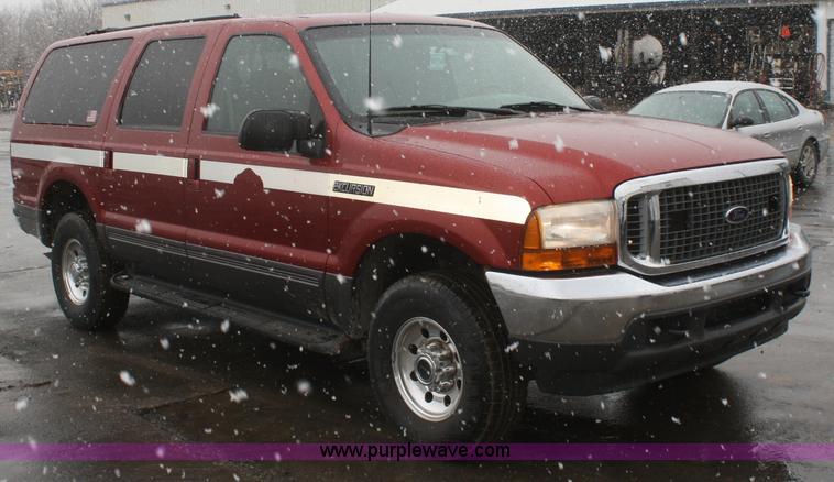 image for item F2562 2001 Ford Excursion XLT SUV