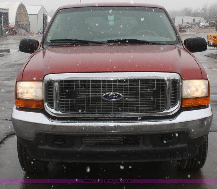 image for item F2562 2001 Ford Excursion XLT SUV