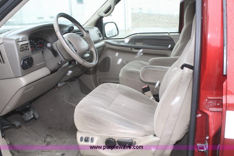 image for item F2562 2001 Ford Excursion XLT SUV