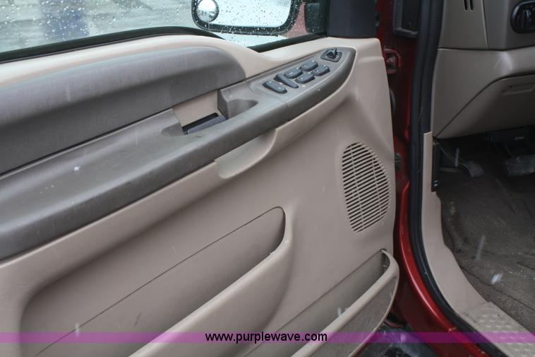 image for item F2562 2001 Ford Excursion XLT SUV