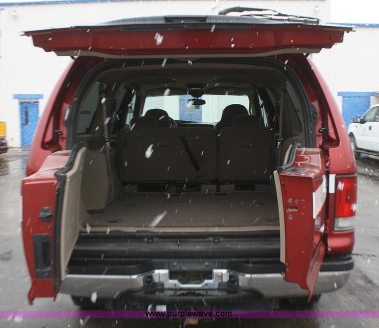 image for item F2562 2001 Ford Excursion XLT SUV
