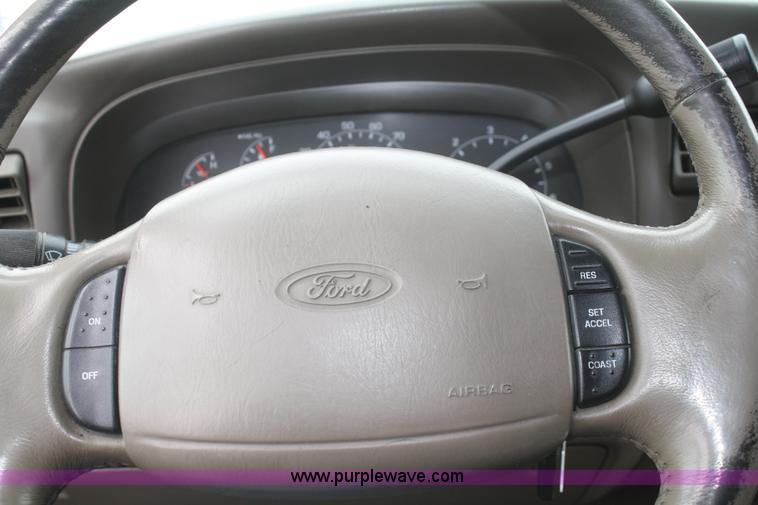 image for item F2562 2001 Ford Excursion XLT SUV
