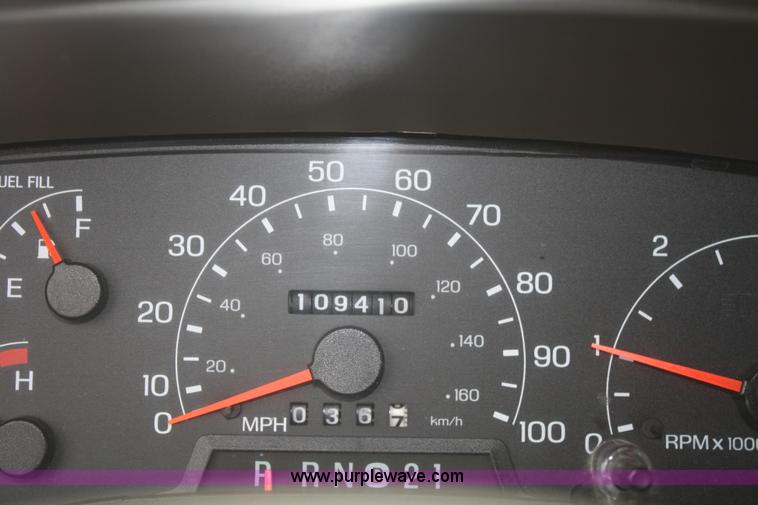 image for item F2562 2001 Ford Excursion XLT SUV