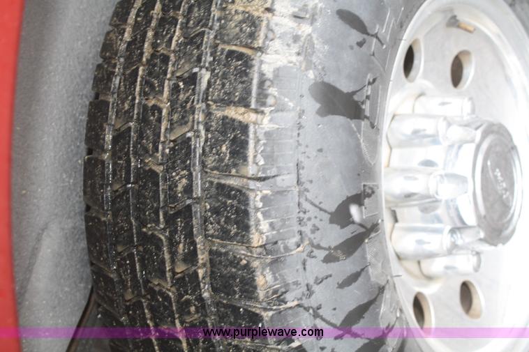 image for item F2562 2001 Ford Excursion XLT SUV