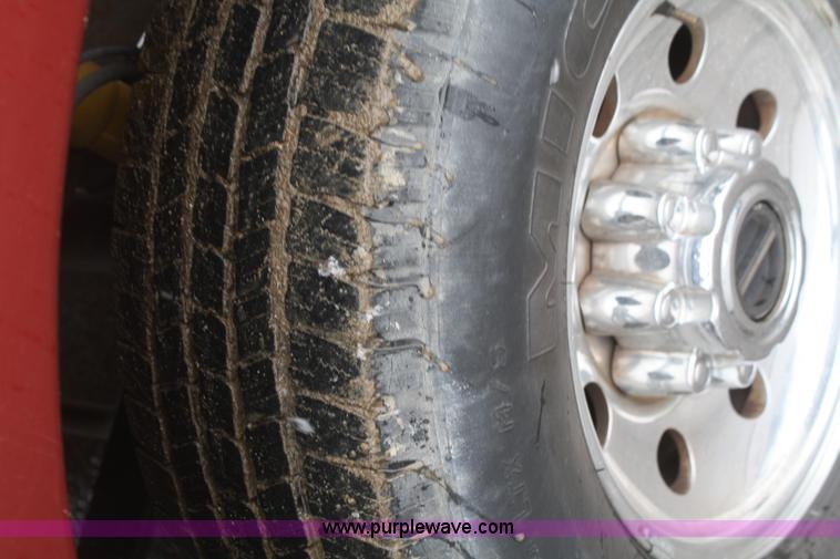 image for item F2562 2001 Ford Excursion XLT SUV