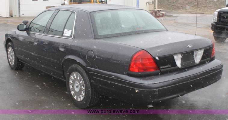 image for item F2565 2005 Ford Crown Victoria Police Interceptor