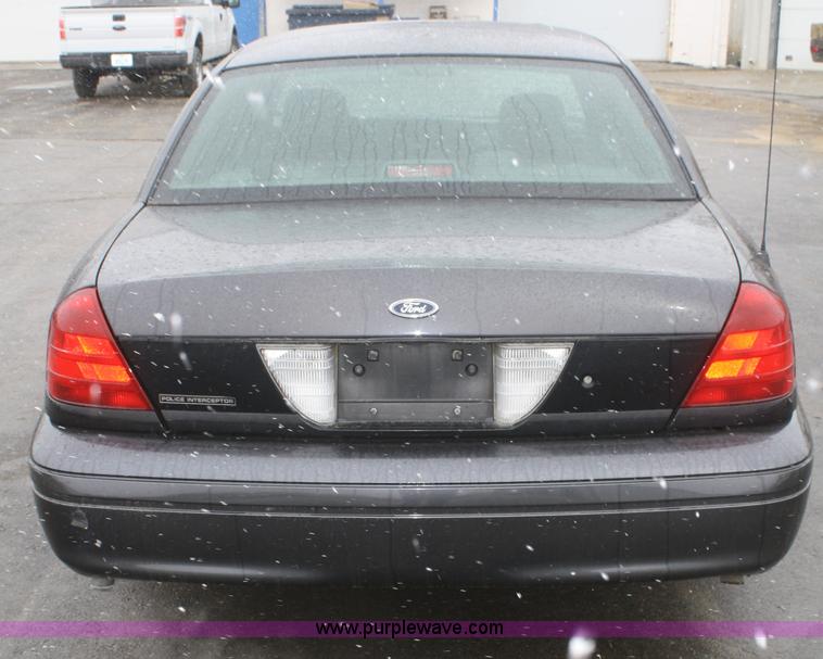 image for item F2565 2005 Ford Crown Victoria Police Interceptor