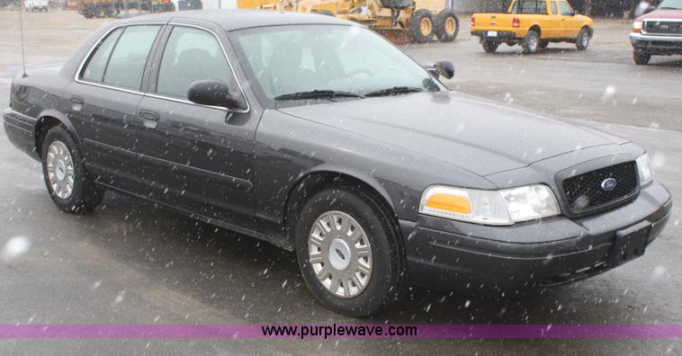 image for item F2565 2005 Ford Crown Victoria Police Interceptor