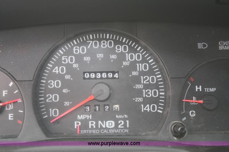 image for item F2565 2005 Ford Crown Victoria Police Interceptor