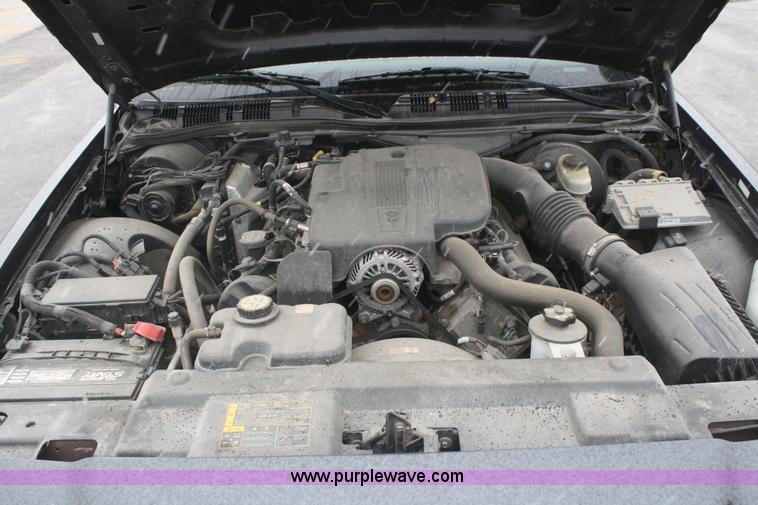 image for item F2565 2005 Ford Crown Victoria Police Interceptor
