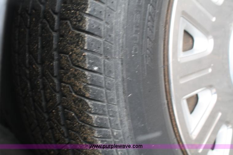 image for item F2565 2005 Ford Crown Victoria Police Interceptor