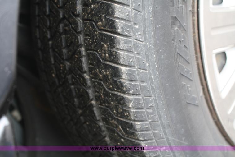 image for item F2565 2005 Ford Crown Victoria Police Interceptor