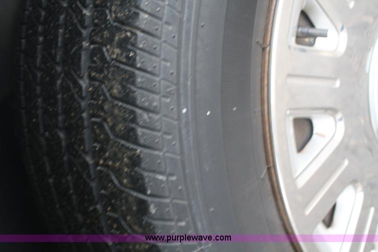 image for item F2565 2005 Ford Crown Victoria Police Interceptor