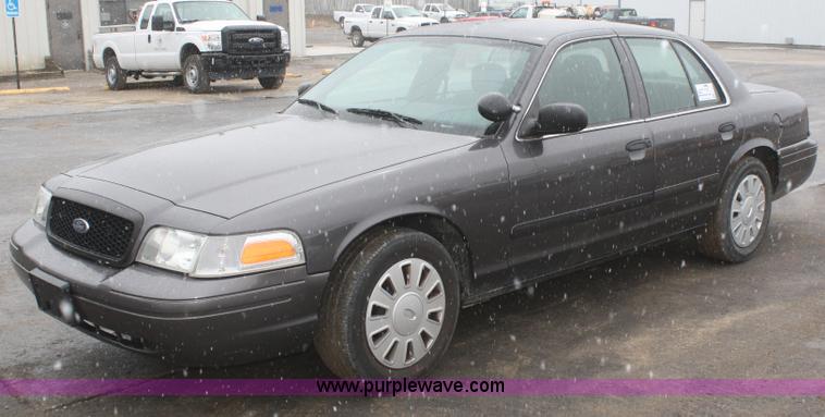 image for item F2567 2007 Ford Crown Victoria Police Interceptor