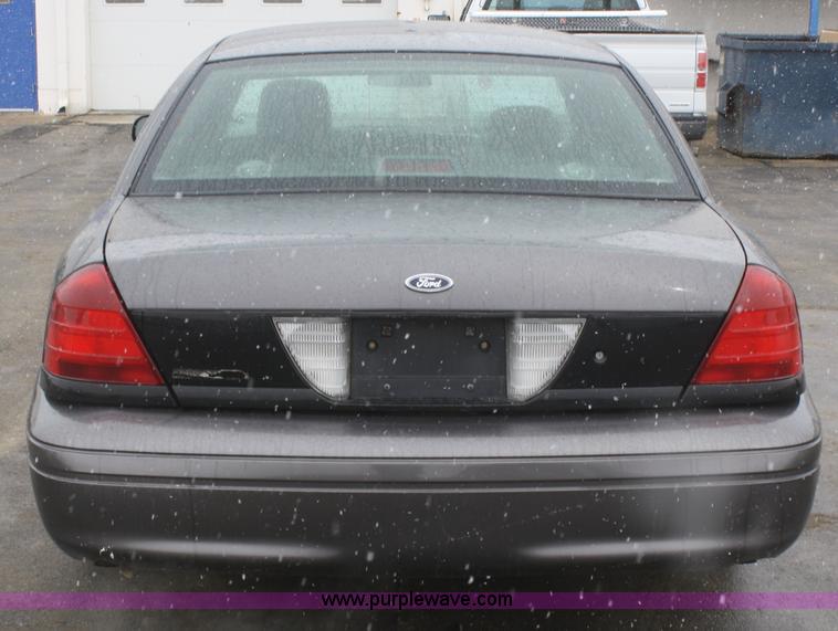 image for item F2567 2007 Ford Crown Victoria Police Interceptor
