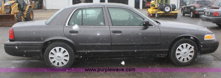 image for item F2567 2007 Ford Crown Victoria Police Interceptor