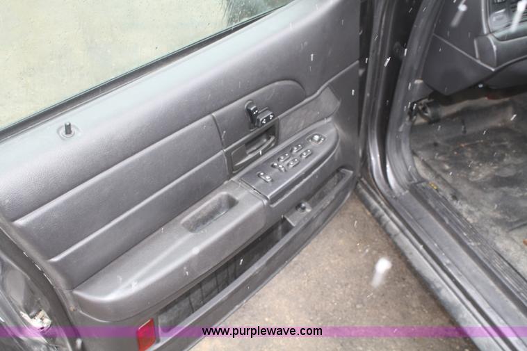 image for item F2567 2007 Ford Crown Victoria Police Interceptor