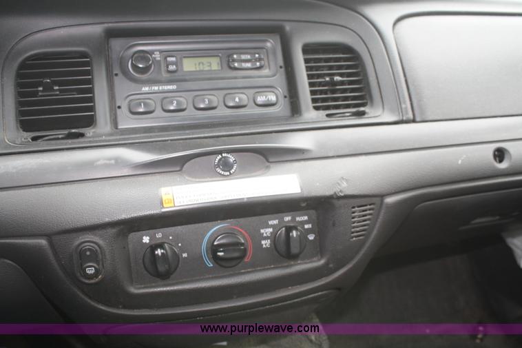 image for item F2567 2007 Ford Crown Victoria Police Interceptor