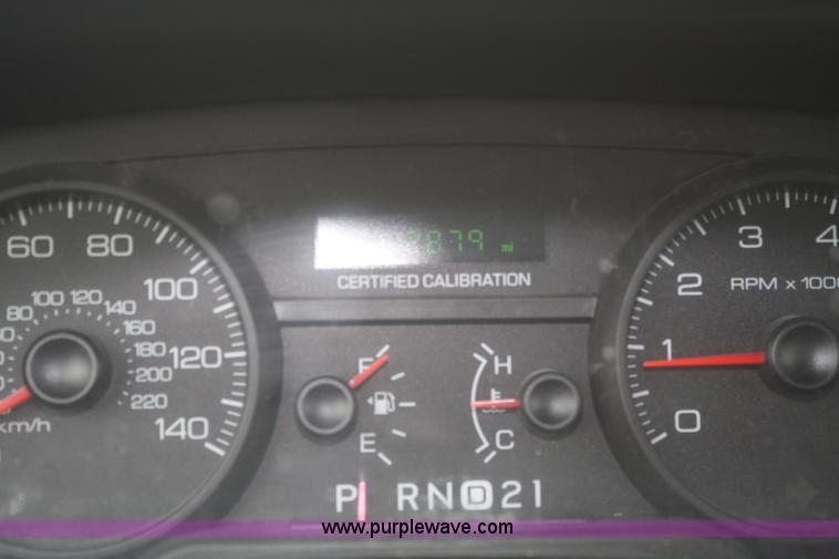 image for item F2567 2007 Ford Crown Victoria Police Interceptor