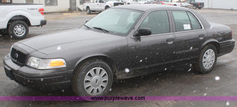image for item F2568 2010 Ford Crown Victoria Police Interceptor