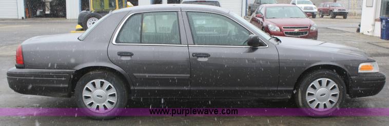 image for item F2568 2010 Ford Crown Victoria Police Interceptor