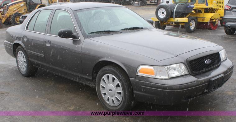 image for item F2568 2010 Ford Crown Victoria Police Interceptor