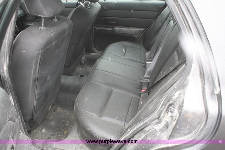image for item F2568 2010 Ford Crown Victoria Police Interceptor