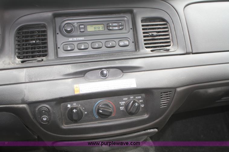image for item F2568 2010 Ford Crown Victoria Police Interceptor