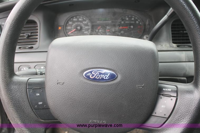 image for item F2568 2010 Ford Crown Victoria Police Interceptor