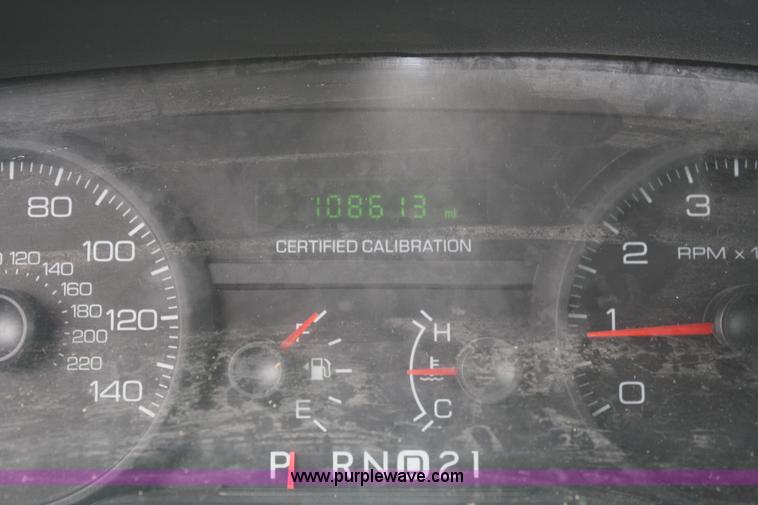 image for item F2568 2010 Ford Crown Victoria Police Interceptor