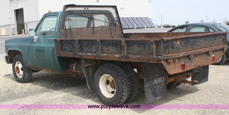 image for item F2786 1987 Chevrolet C30 flatbed pickup truck