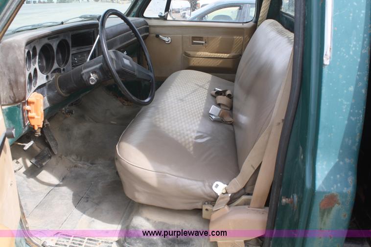 image for item F2786 1987 Chevrolet C30 flatbed pickup truck