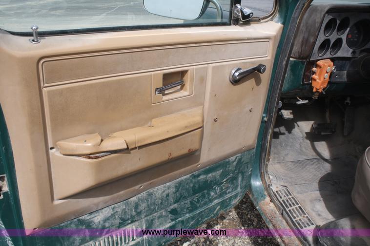 image for item F2786 1987 Chevrolet C30 flatbed pickup truck