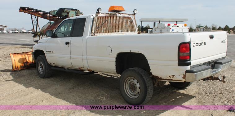 image for item F2787 2001 Dodge Ram 2500 Quad Cab pickup truck
