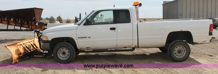 image for item F2787 2001 Dodge Ram 2500 Quad Cab pickup truck