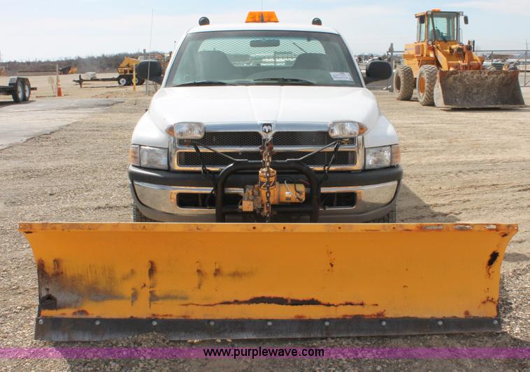 image for item F2787 2001 Dodge Ram 2500 Quad Cab pickup truck