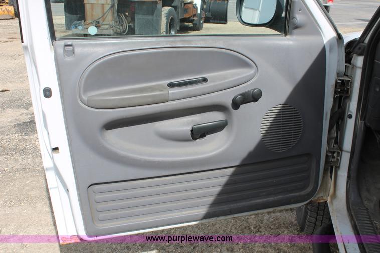 image for item F2787 2001 Dodge Ram 2500 Quad Cab pickup truck