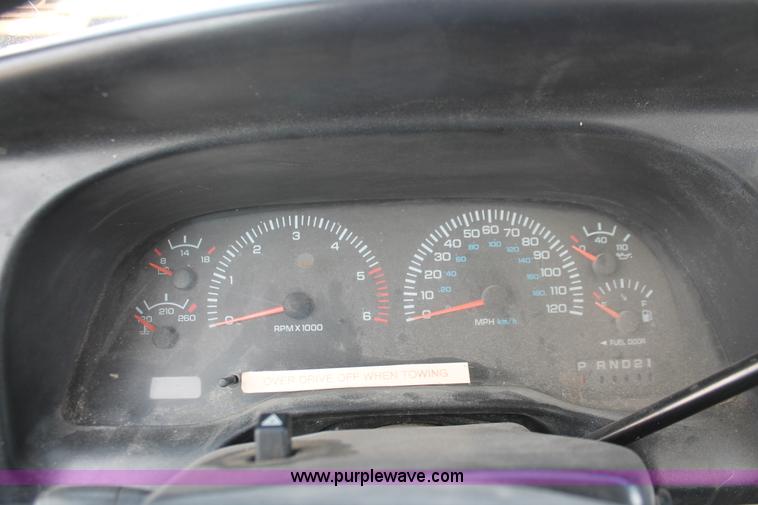 image for item F2787 2001 Dodge Ram 2500 Quad Cab pickup truck