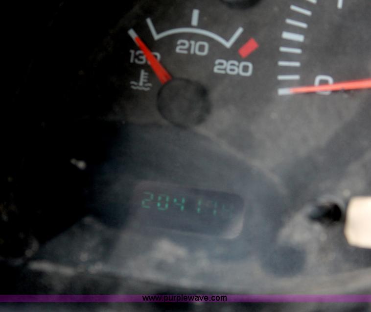 image for item F2787 2001 Dodge Ram 2500 Quad Cab pickup truck