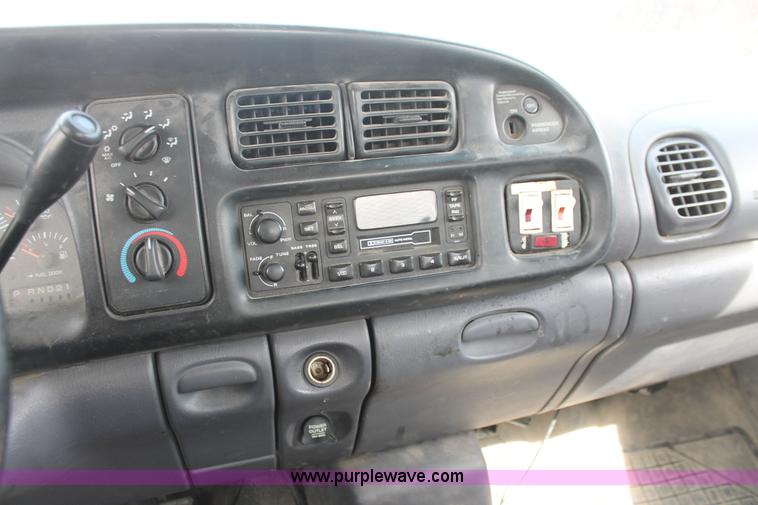 image for item F2787 2001 Dodge Ram 2500 Quad Cab pickup truck