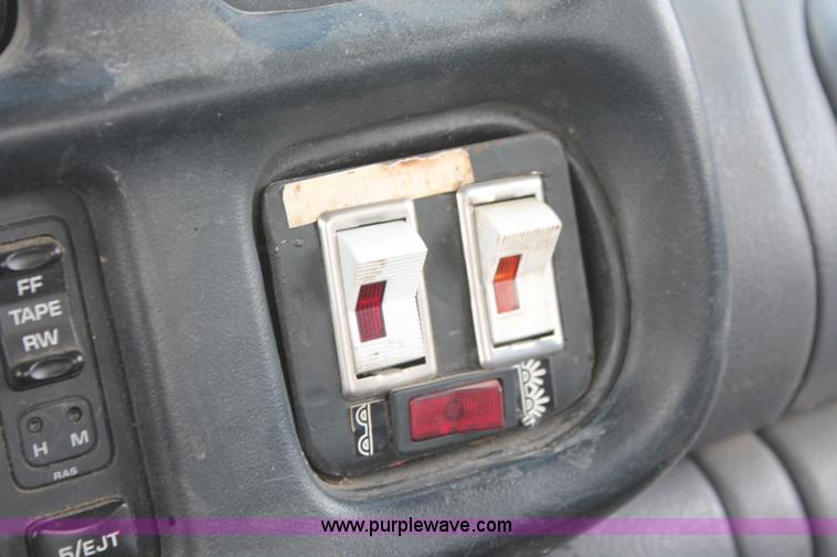 image for item F2787 2001 Dodge Ram 2500 Quad Cab pickup truck