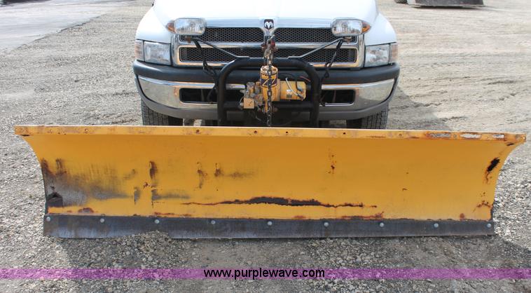 image for item F2787 2001 Dodge Ram 2500 Quad Cab pickup truck