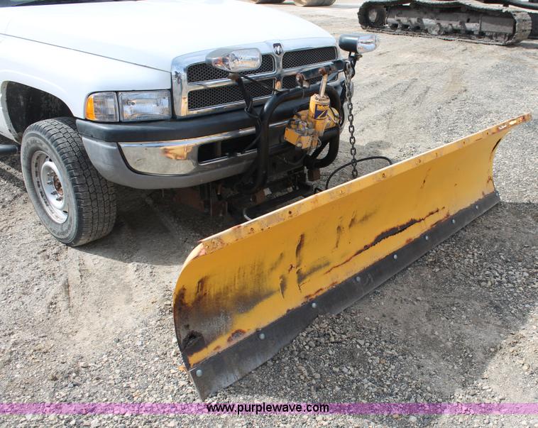 image for item F2787 2001 Dodge Ram 2500 Quad Cab pickup truck