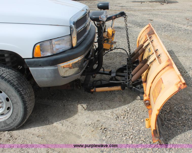 image for item F2787 2001 Dodge Ram 2500 Quad Cab pickup truck