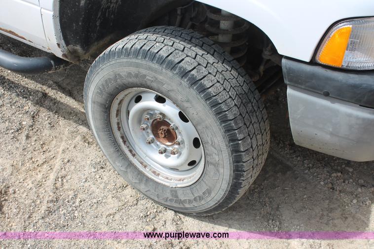 image for item F2787 2001 Dodge Ram 2500 Quad Cab pickup truck