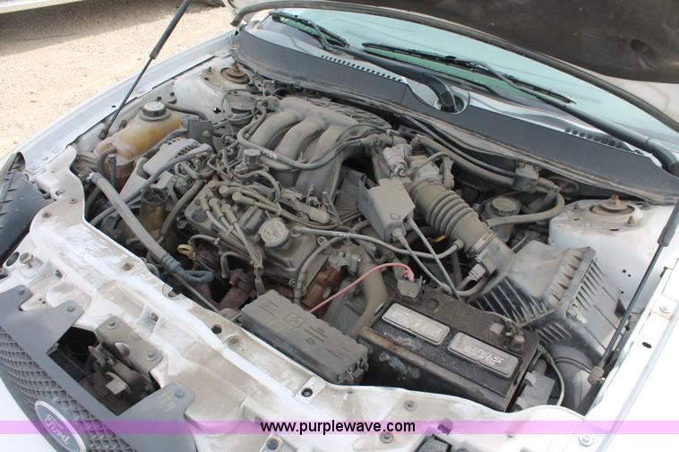 image for item F2788 2004 Ford Taurus SE