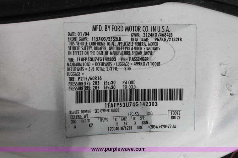 image for item F2788 2004 Ford Taurus SE