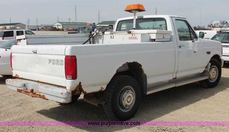 image for item F2789 1993 Ford F250 XL pickup truck