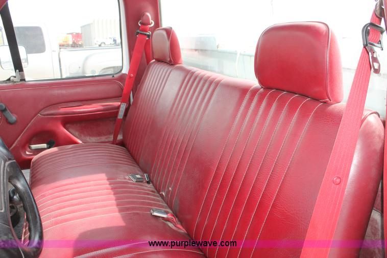 image for item F2789 1993 Ford F250 XL pickup truck